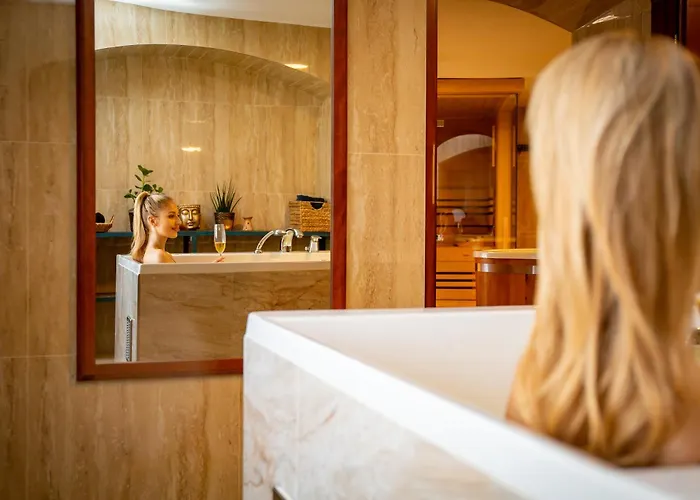 Castle & Wellness Pensión 4*